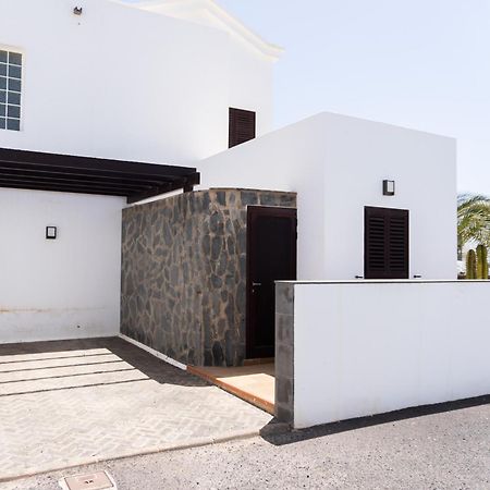 Beautiful And Luxurious Villa With Heated Pool And Free Wi-Fi In Playa Blanca. Exterior foto