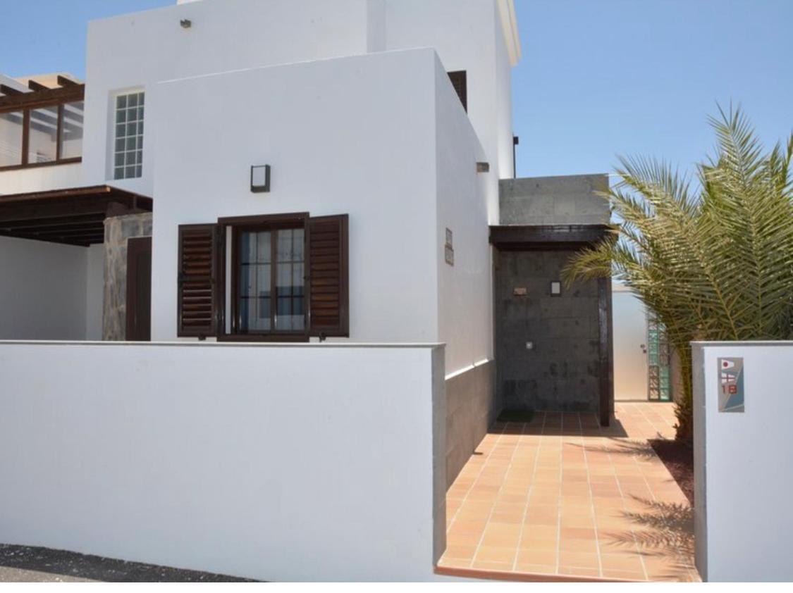 Beautiful And Luxurious Villa With Heated Pool And Free Wi-Fi In Playa Blanca. Exterior foto