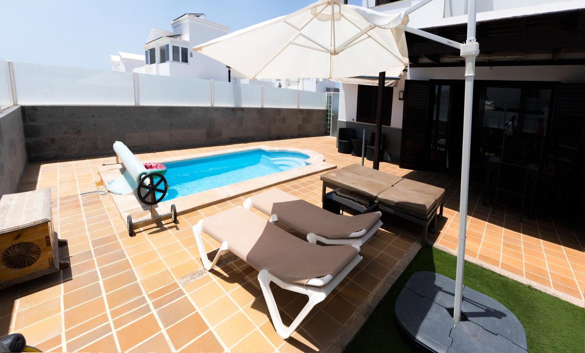 Beautiful And Luxurious Villa With Heated Pool And Free Wi-Fi In Playa Blanca. Exterior foto