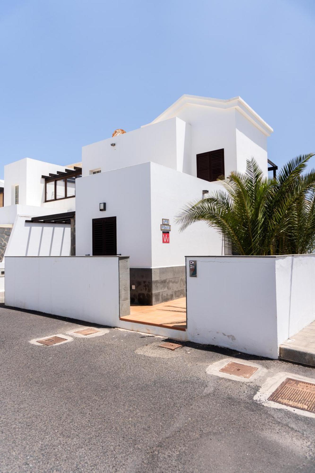 Beautiful And Luxurious Villa With Heated Pool And Free Wi-Fi In Playa Blanca. Exterior foto