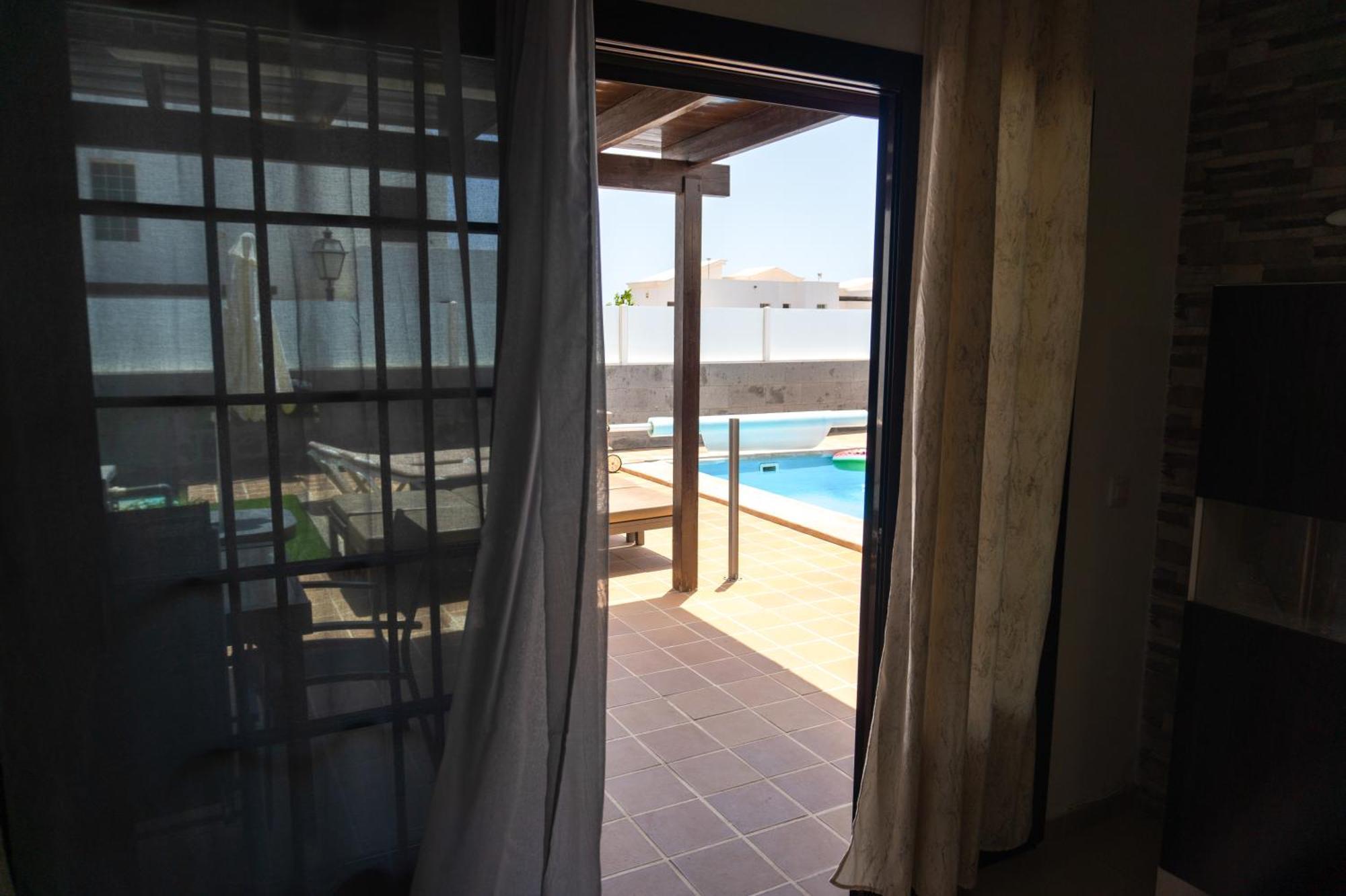 Beautiful And Luxurious Villa With Heated Pool And Free Wi-Fi In Playa Blanca. Exterior foto